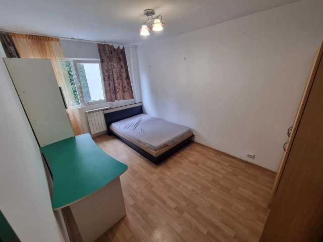 Apartament 4 camere - Tatarasi