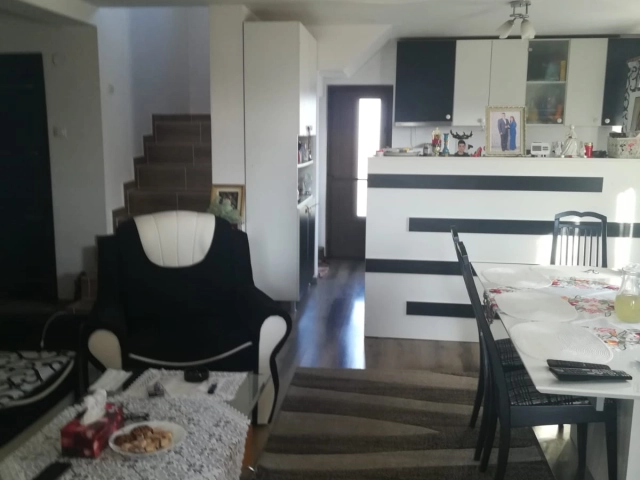 Apartament 4 camere - Valea Lupului