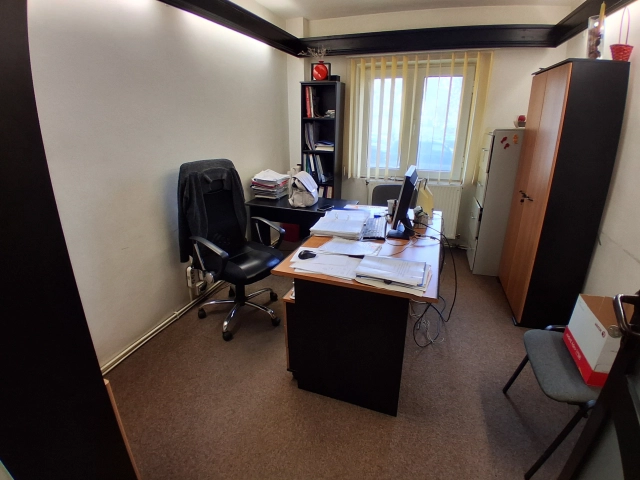 Apartament 4 camere - Pacurari