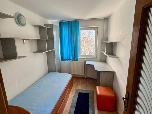 Apartament 3 camere - Podu Ros