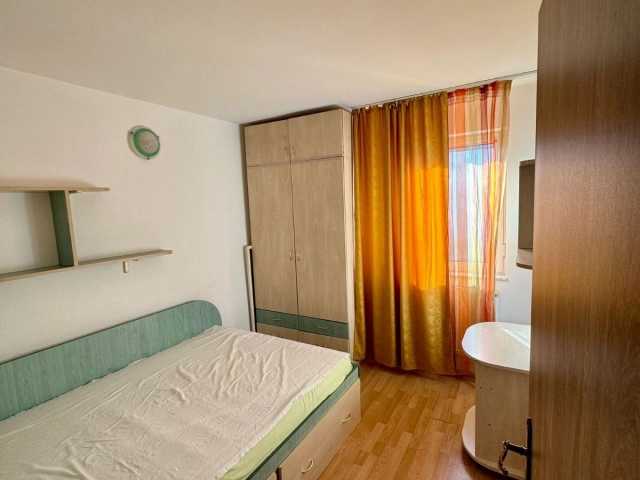 Apartament 3 camere - Podu Ros
