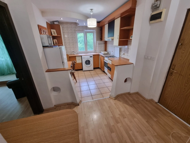 Apartament 4 camere - Tatarasi