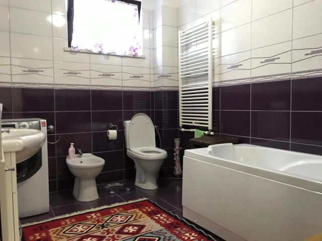 Apartament 5 camere - Miroslava