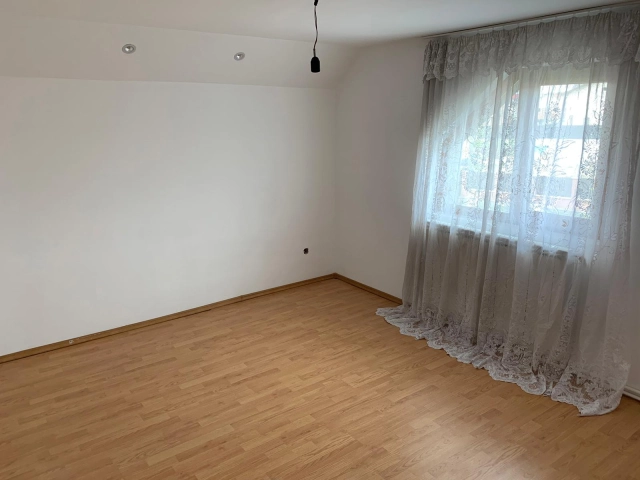 Apartament 5 camere - Miroslava