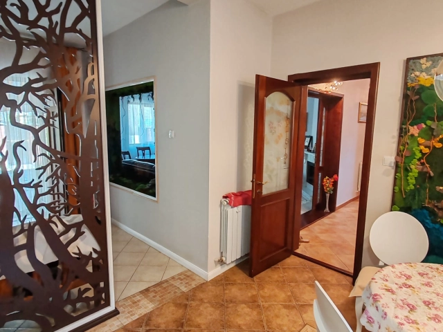 Apartament 5 camere - Tatarasi