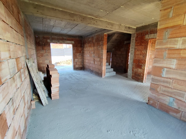 Apartament 4 camere - Visani