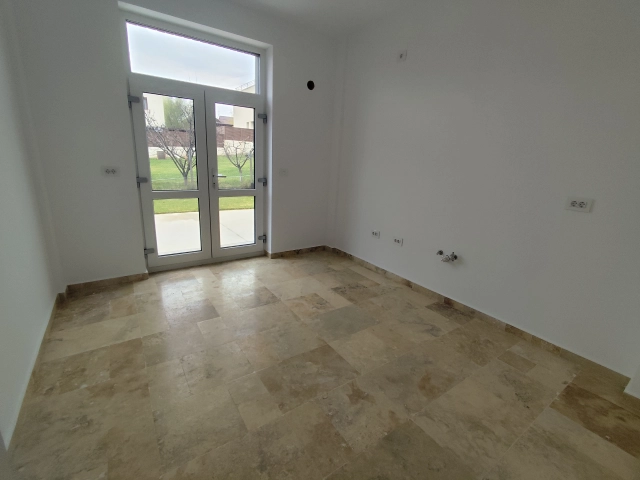 Apartament 4 camere - Miroslava