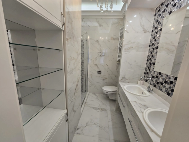 Apartament 3 camere - Centru