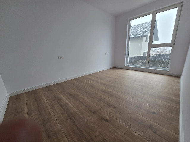 Apartament 3 camere - Rediu