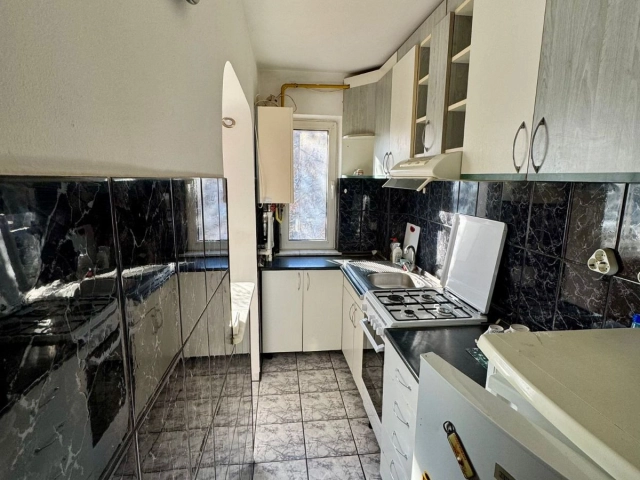 Apartament 3 camere - Podu Ros