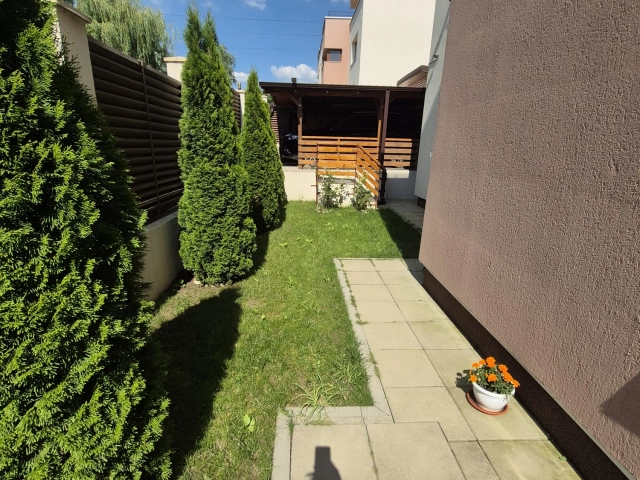 Apartament 4 camere - Miroslava