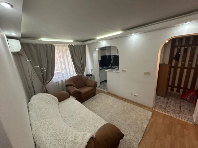 Apartament 3 camere - Podu Ros