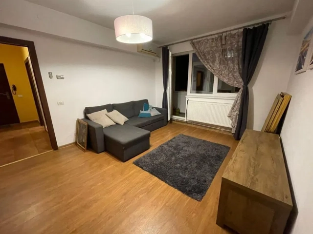 Apartament 4 camere - Tatarasi