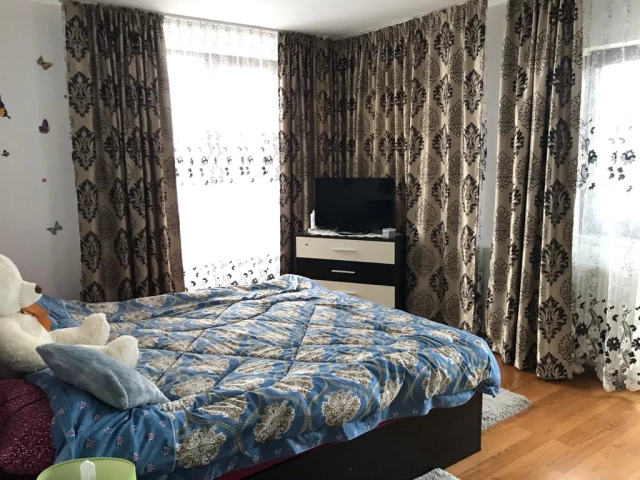 Apartament 5 camere - Miroslava