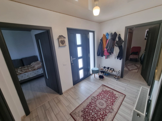 Apartament 4 camere - Aroneanu