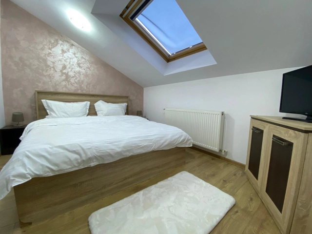 Apartament 3 camere - Centru