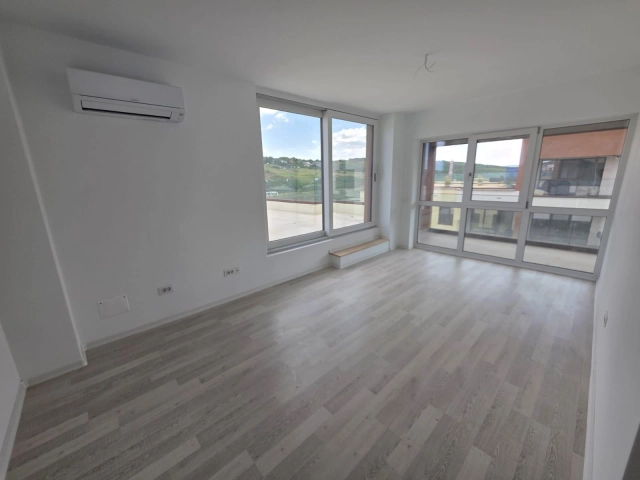 Apartament 2 camere - Podul de Fier