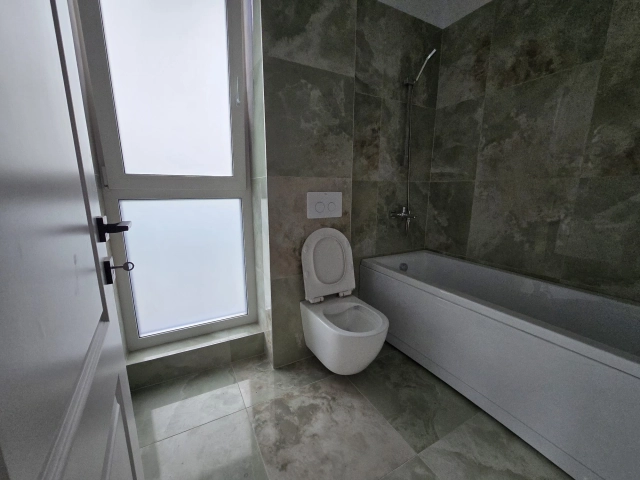 Apartament 3 camere - Rediu