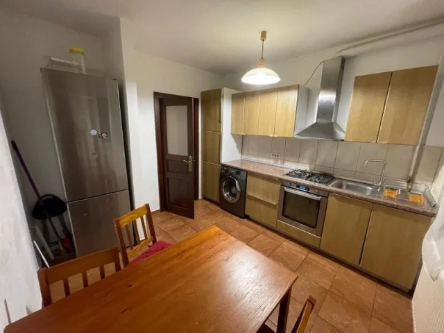 Apartament 4 camere - Tatarasi
