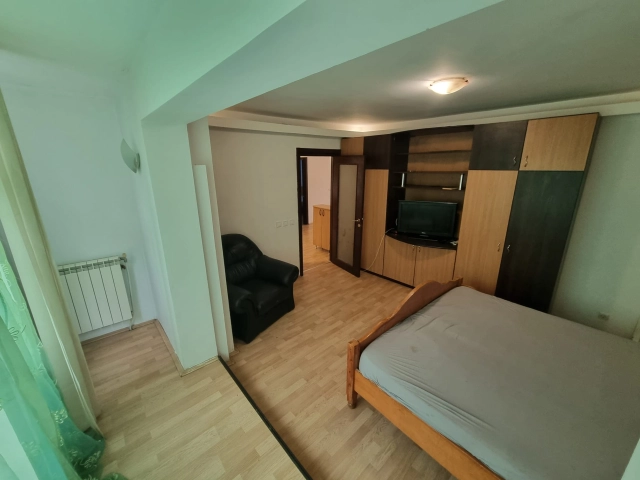 Apartament 4 camere - Tatarasi