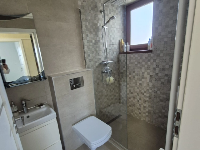 Apartament 4 camere - Miroslava