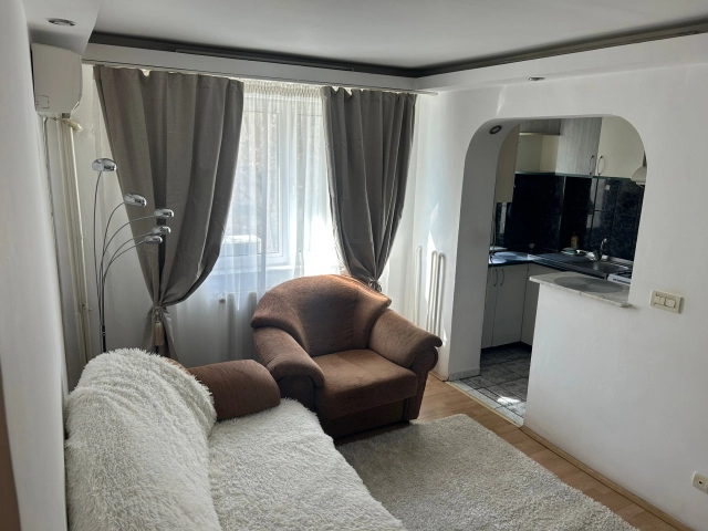Apartament 3 camere - Podu Ros