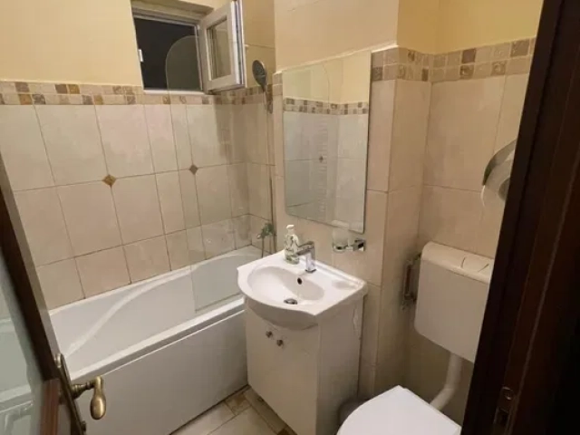 Apartament 4 camere - Tatarasi