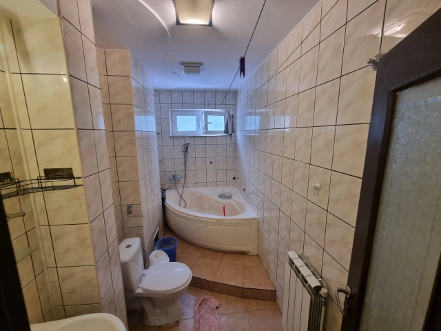 Apartament 4 camere - Tatarasi