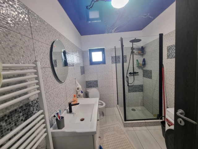 Apartament 4 camere - Aroneanu