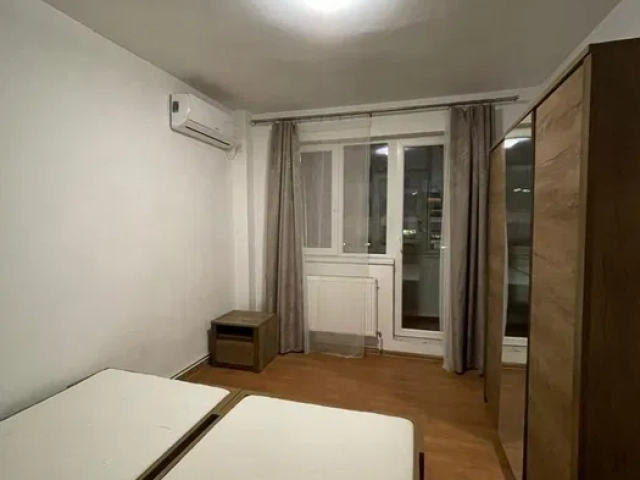 Apartament 4 camere - Tatarasi