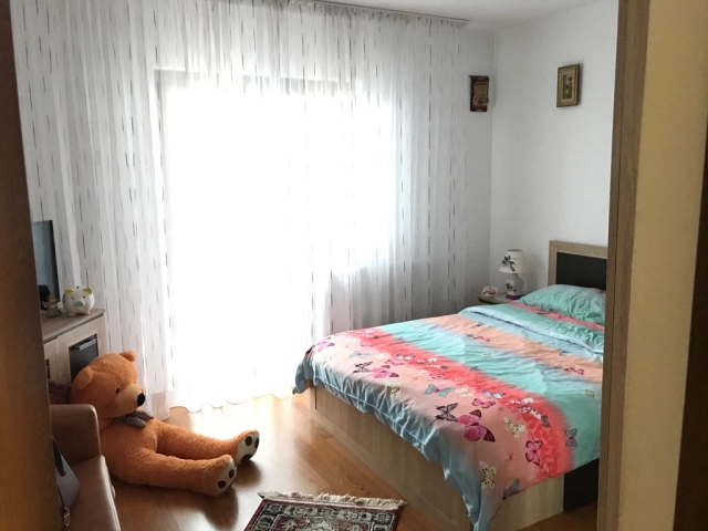 Apartament 5 camere - Miroslava