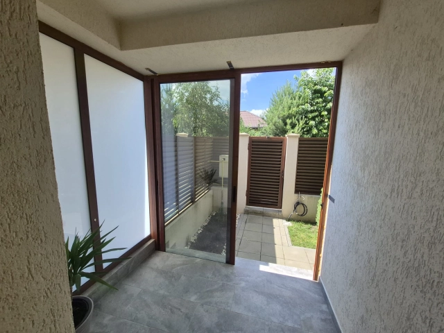 Apartament 4 camere - Miroslava