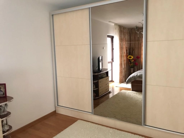 Apartament 5 camere - Miroslava