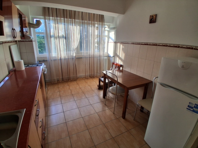 Apartament 3 camere - Centru Civic