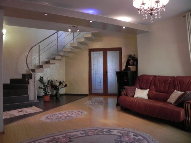 Apartament 4 camere - Pacurari