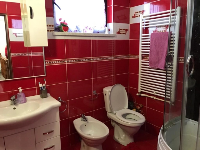 Apartament 5 camere - Miroslava