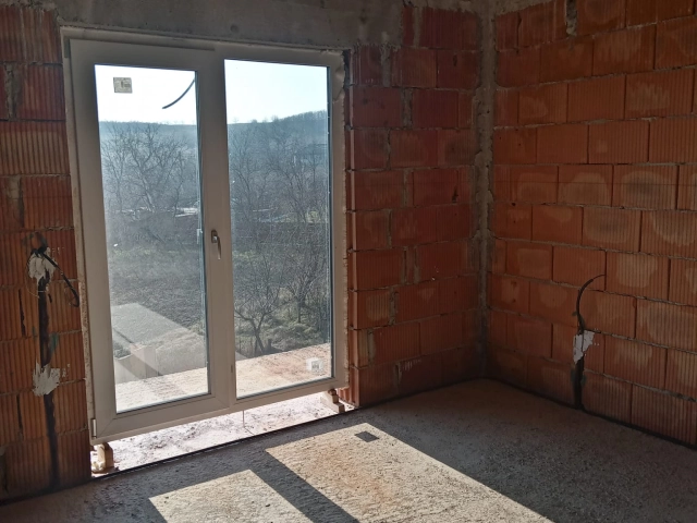 Apartament 4 camere - Miroslava