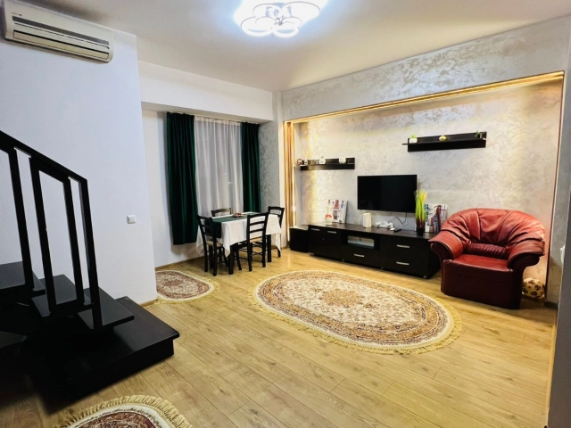 Apartament 3 camere - Centru