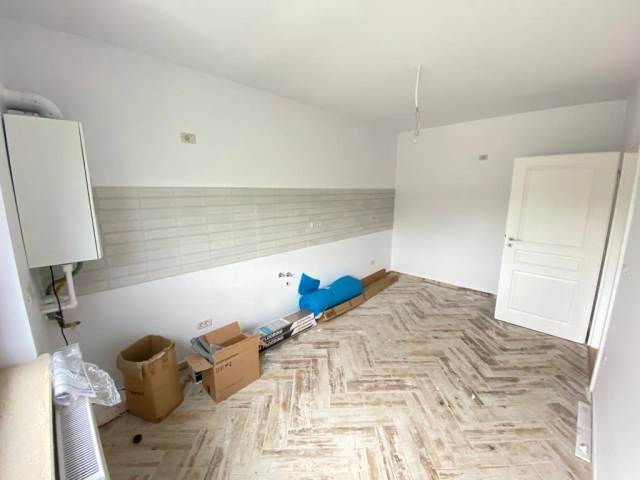 Apartament 4 camere - Miroslava