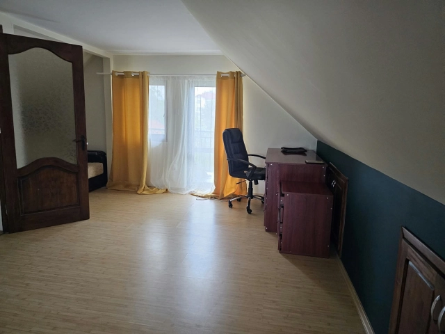 Apartament 4 camere - Tatarasi