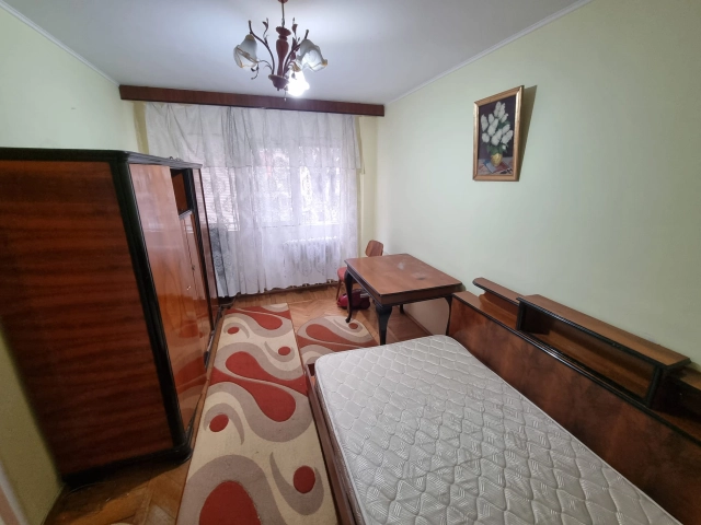 Apartament 3 camere - Tatarasi