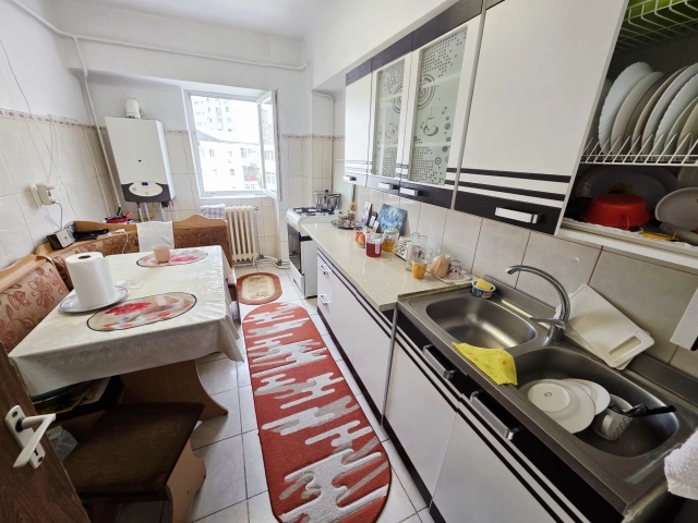 Apartament 4 camere - Dacia