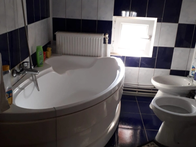 Apartament 4 camere - Bucium