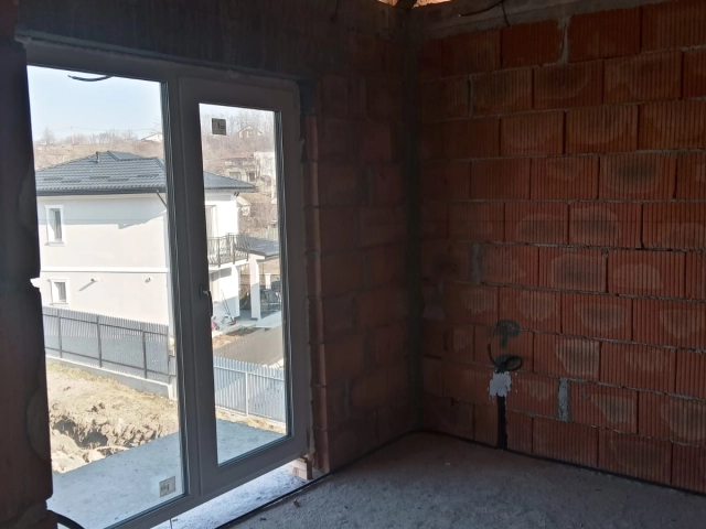 Apartament 4 camere - Miroslava