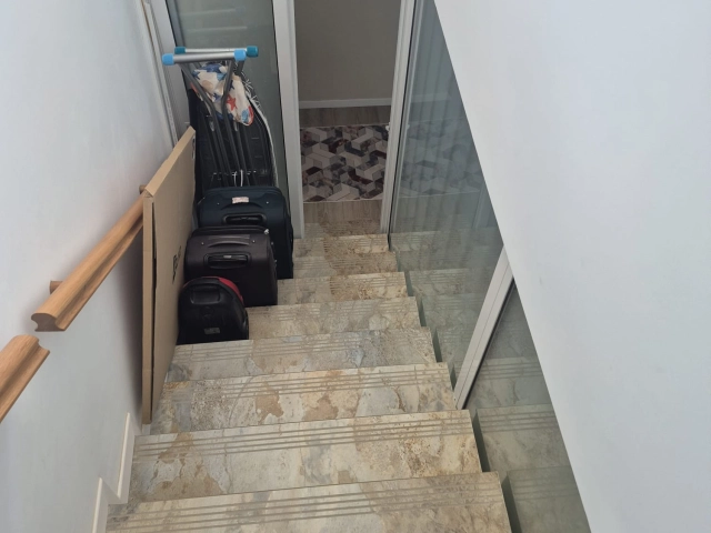 Apartament 4 camere - Miroslava