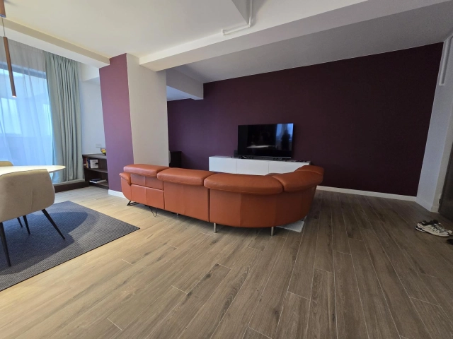 Apartament 4 camere - Centru