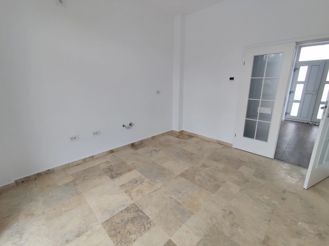 Apartament 4 camere - Miroslava