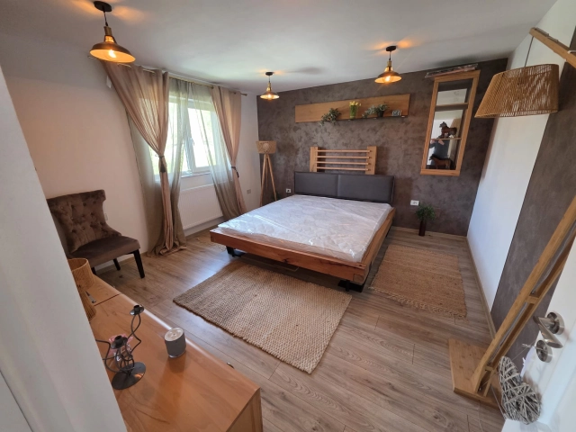 Apartament 5 camere - Valea Lupului