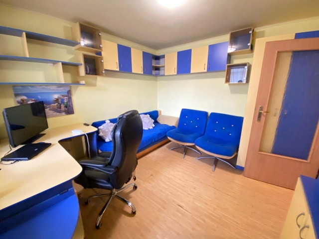 Apartament 3 camere - Podu Ros