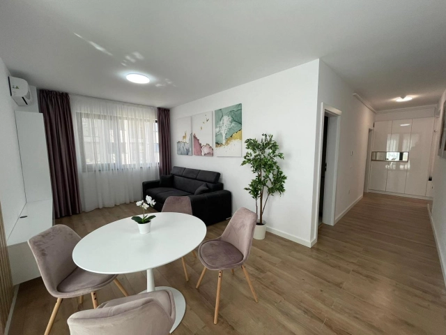 Apartament 3 camere - Dacia